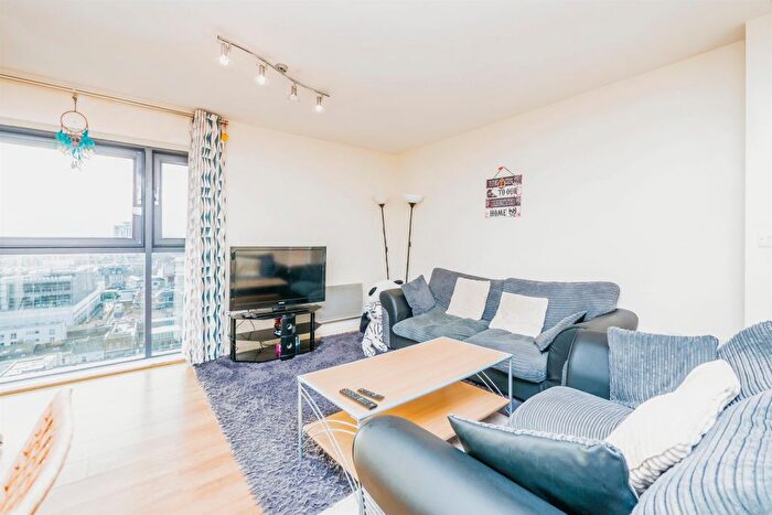 2 Bedroom Flat For Sale In Landmark Place, Cardiff, CF10