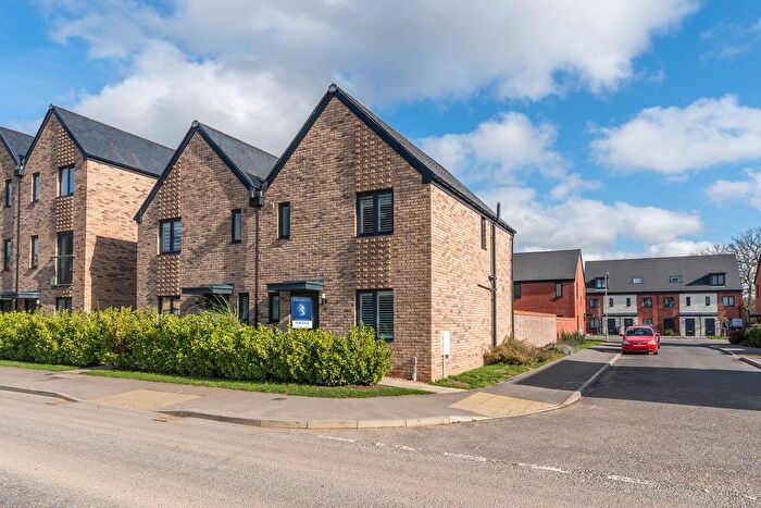 3 Bedroom Semi Detached House For Sale In Bluebell Way, Whiteley, PO15