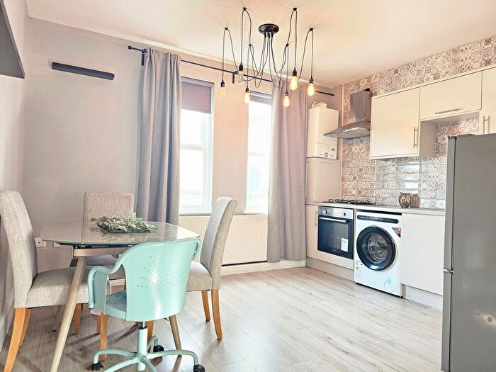 2 Bedroom Flat To Rent In Gibraltar Street, Sheffield, S3