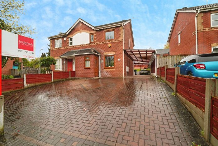 3 Bedroom Semi Detached House For Sale In Brindle Heath Road, Salford, Lancashire, M6