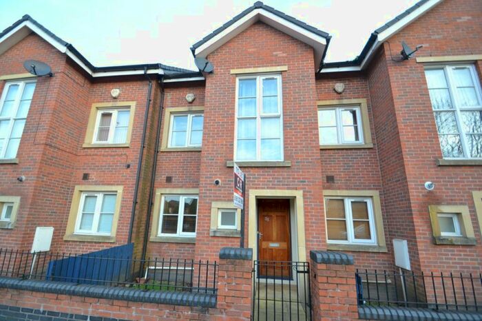 3 Bedroom Town House To Rent In Raby Street, Manchester., M16