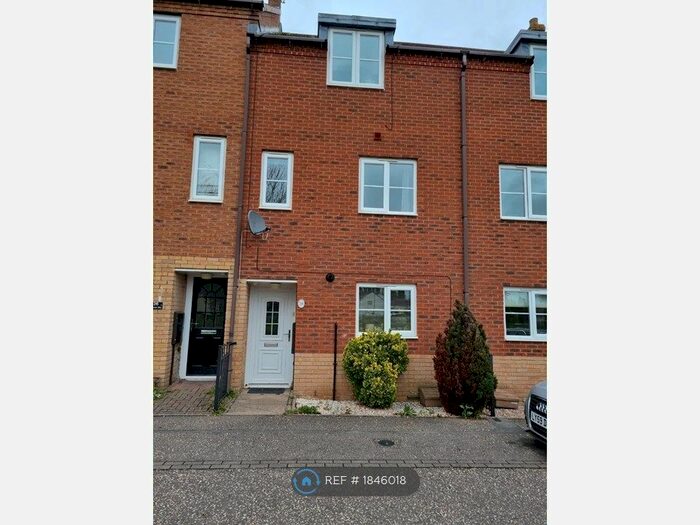 3 Bedroom Terraced House To Rent In Cypress Way, Nuneaton, CV10