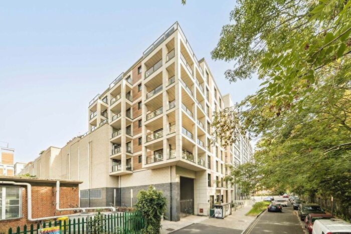 2 Bedroom Flat For Sale In Down Hall Road, Kingston Upon Thames, KT2