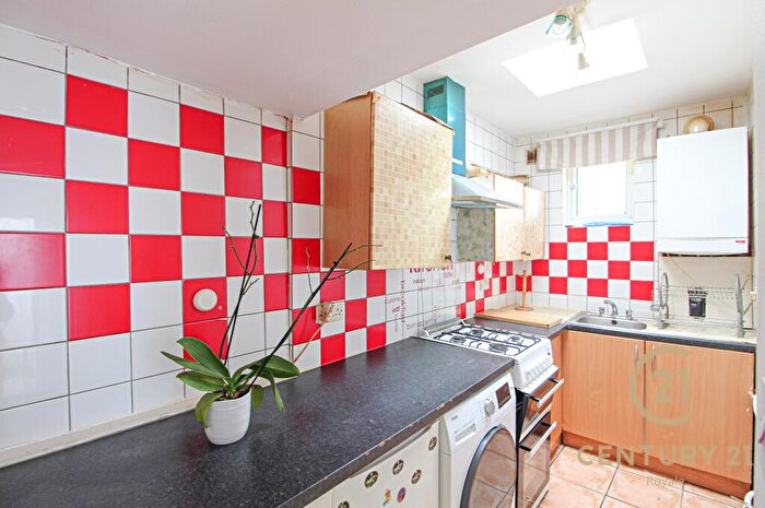 1 Bedroom Flat To Rent In Southsea Road, Kingston Upon Thames, KT1