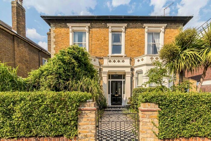 1 Bedroom Flat To Rent In Grosvenor Road, London, W4