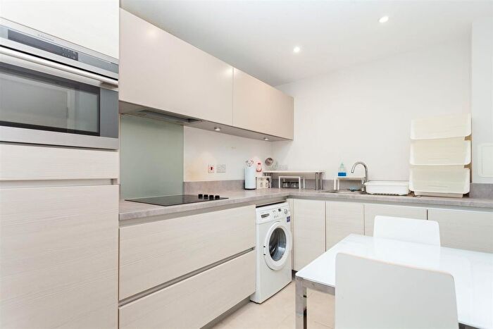 1 Bedroom Flat To Rent In Kirkby Apartments, Baythorne Street, London, E3