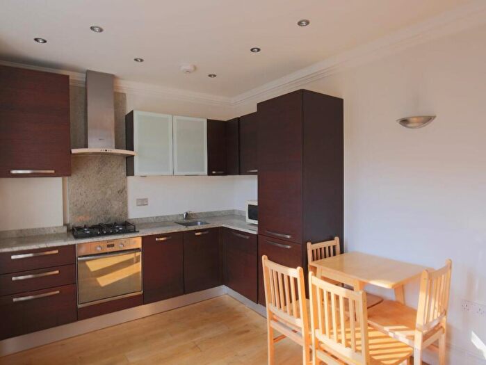 2 Bedroom Flat To Rent In Holloway Road, London, N7
