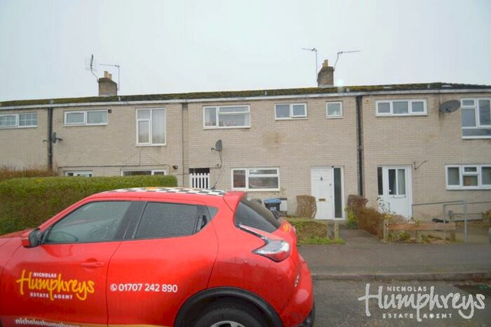 4 Bedroom House To Rent In Deerswood Avenue, AL10
