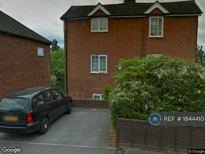 3 Bedroom Semi-Detached House To Rent In New Cross Road, Guildford, GU2