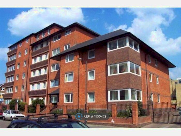 2 Bedroom Flat To Rent In Viscount Point, London, SW19