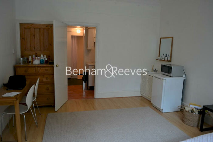 Studio To Rent In Cholmeley Park, Highgate, N6