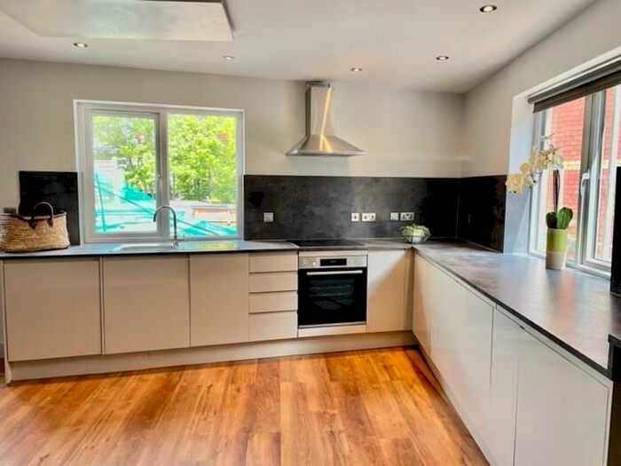 2 Bedroom Flat To Rent In Gloucester Road, Bishopston, BS7