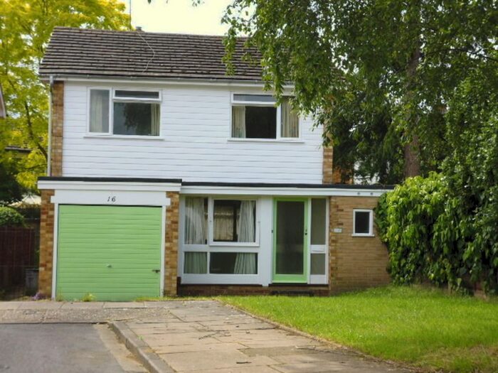 3 Bedroom Property To Rent In Wensleydale Gardens, Hampton, TW12