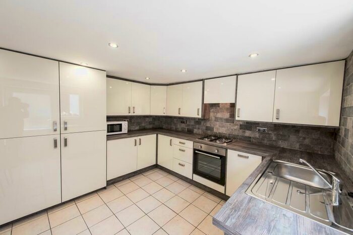 6 Bedroom Terraced House To Rent In Richmond Mount, Hyde Park, LS6