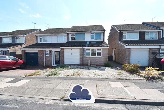 3 Bedroom Semi-Detached House For Sale In Alpine Rise, Coventry, CV3