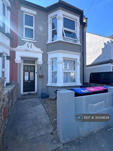 1 Bedroom Flat To Rent In South Avenue, Southend-On-Sea, SS2