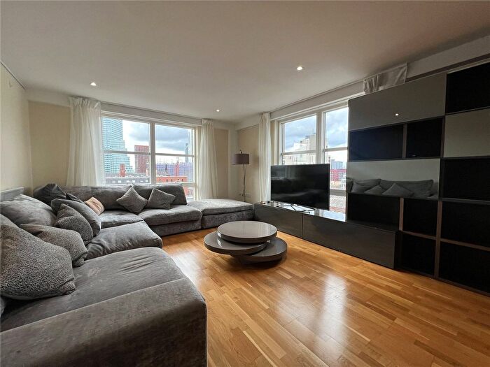 2 Bedroom Flat To Rent In Quadrangle, Lower Ormond Street, Manchester, M1