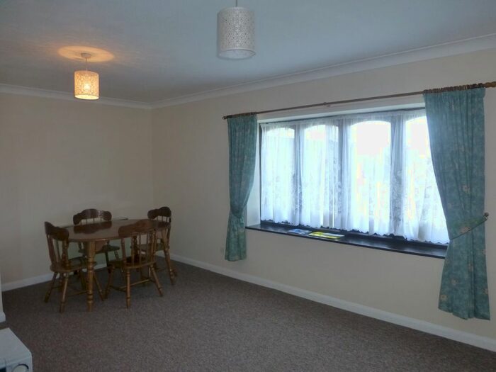 2 Bedroom Flat To Rent In Kipling Court, Greenford Avenue, Hanwell, W7