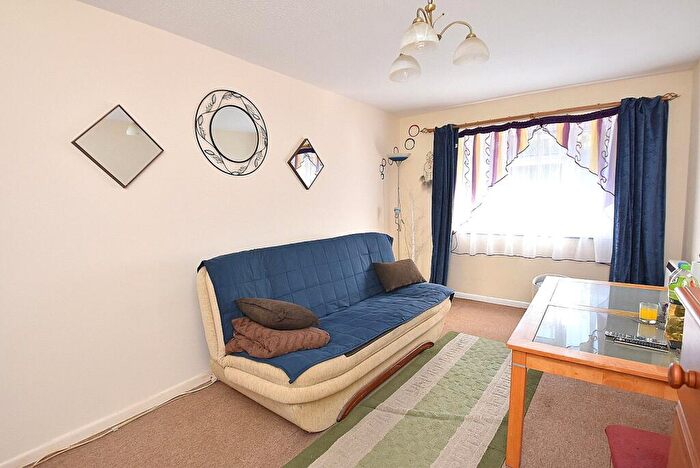 2 Bedroom Apartment For Sale In Malthouse Close, Wincanton, Somerset, BA9