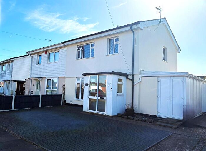 3 Bedroom Semi Detached House For Sale In Birds Nest Avenue, New Parks, Leicester, LE3