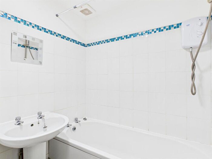 1 Bedroom Flat To Rent In Sandbrook Court, Wirral, CH46