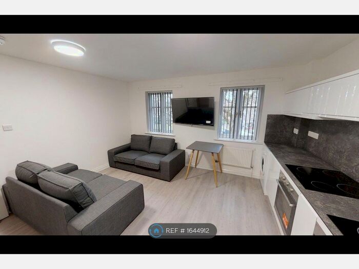 8 Bedroom Flat To Rent In Whitson Street, Bristol, BS1