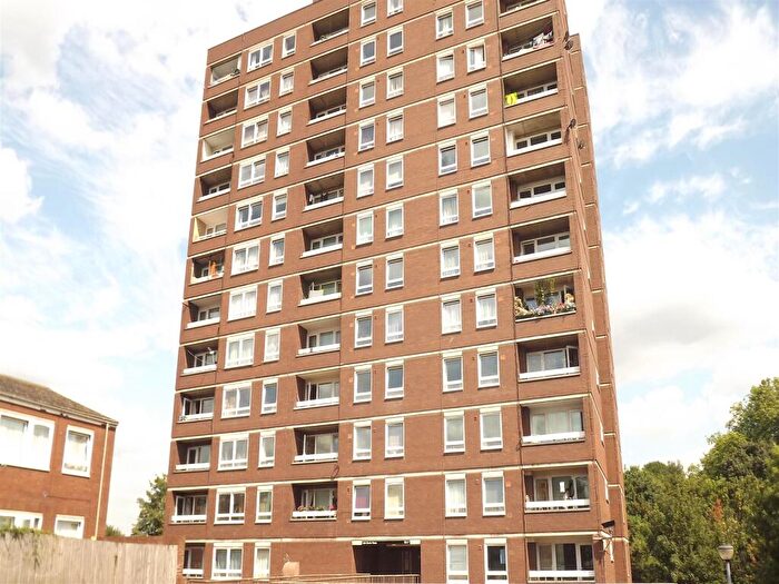 1 Bedroom Apartment To Rent In Plumstead Common, SE18