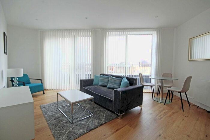 1 Bedroom Flat To Rent In Balfour Road, Hounslow TW3