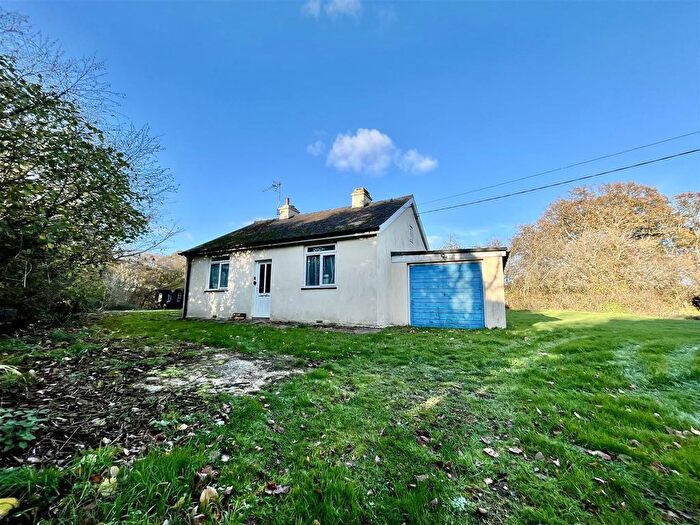 2 Bedroom Detached Bungalow For Sale In Maxfield Lane, Three Oaks, Hastings, TN35