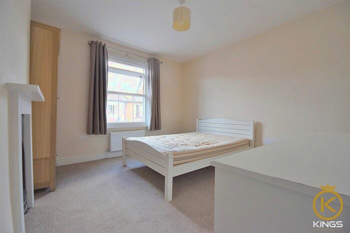 5 Bedroom End Of Terrace House To Rent In Markenfield Road, Guildford, GU1
