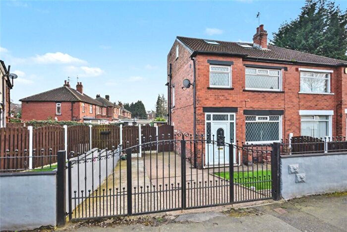 4 Bedroom Semi Detached House For Sale In Dunhill Rise, Leeds, West Yorkshire, LS9