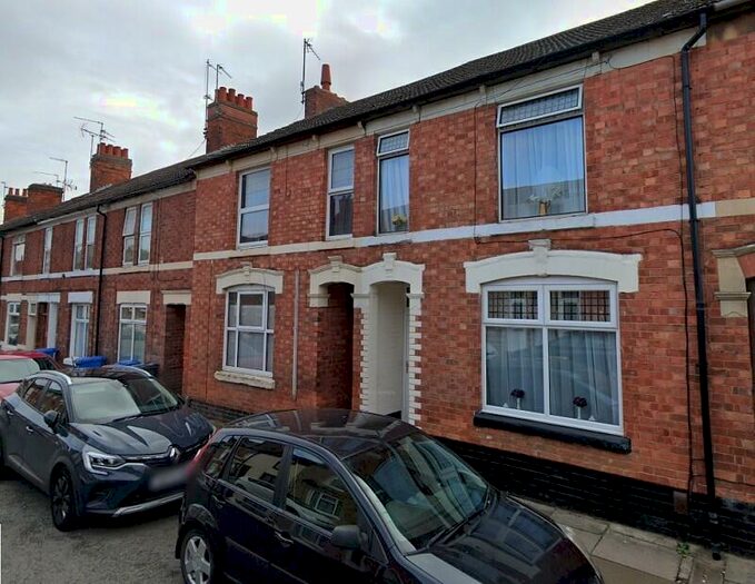 3 Bedroom Terraced House To Rent In Regent Street, Kettering, Northamptonshire., NN16