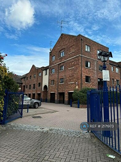 3 Bedroom End Of Terrace House To Rent In Wapping Wall, London, E1W