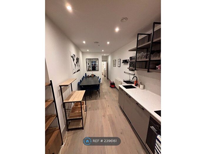 1 Bedroom Flat To Rent In Colwell House, London, SW9