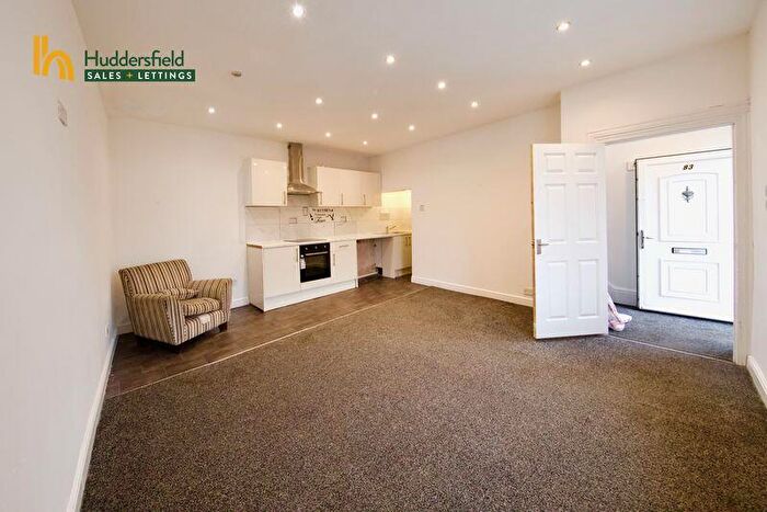 2 Bedroom Terraced House To Rent In Crosland Hill Road, Huddersfield, HD4