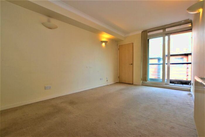 1 Bedroom Apartment To Rent In Astoria Court, High Street, Purley, Surrey, CR8