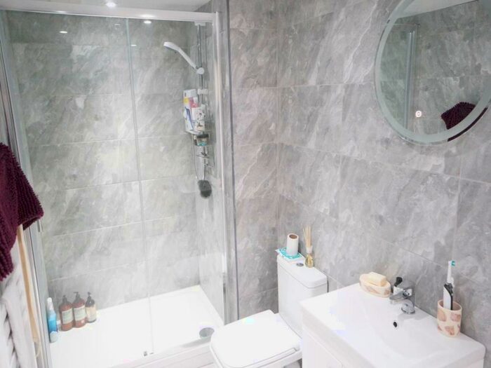 1 Bedroom Flat To Rent In The Crescent, Bangor, Gwynedd, LL57