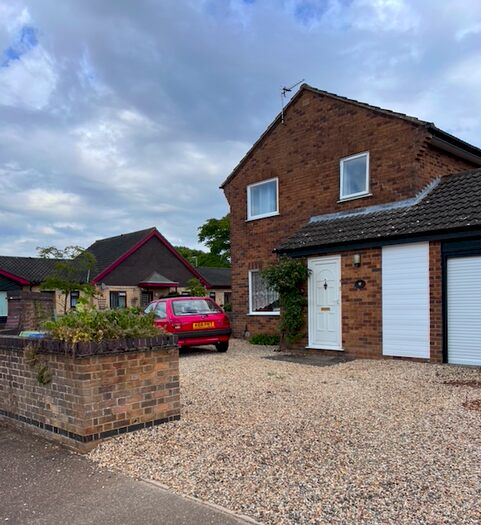 6 Bedroom Detached House To Rent In The Hedgerows, Norwich, NR5