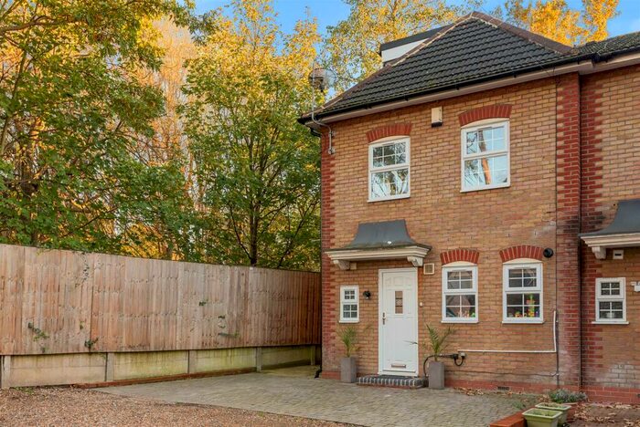 4 Bedroom End Of Terrace House To Rent In Farley Mews, Catford, SE6