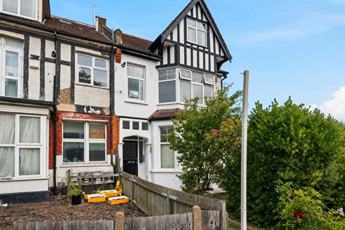 2 Bedroom Flat For Sale In Addiscombe Road, Croydon, CR0