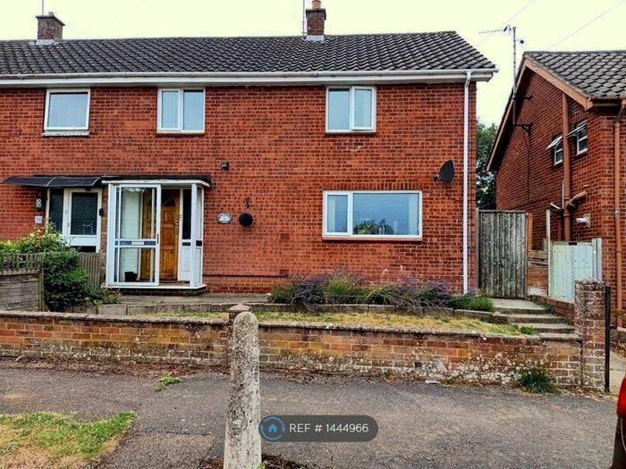 3 Bedroom Semi-Detached House To Rent In Balmoral Avenue, Banbury, OX16