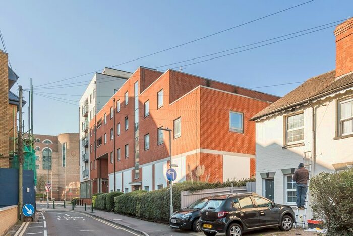 2 Bedroom Flat To Rent In Loates Lane, Watford, WD17