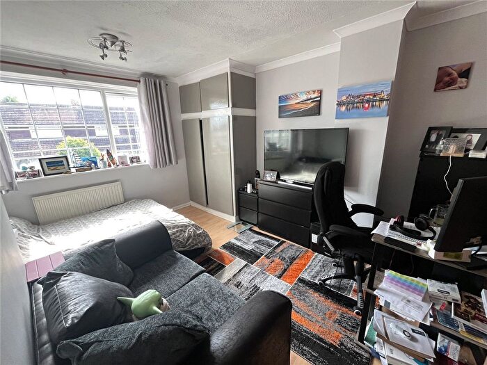 5 Bedroom Semi-Detached House For Sale In Dalling Drive, Houghton Regis, Dunstable, Bedfordshire, LU5