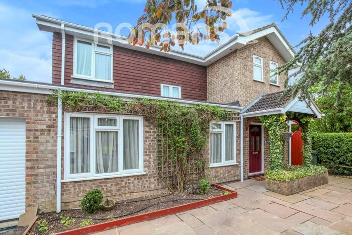 4 Bedroom Detached House To Rent In Treesmill Drive, SL6