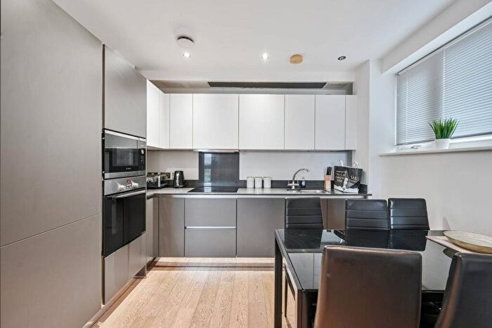 2 Bedroom Flat For Sale In Deptford Bridge, Deptford, London, SE8