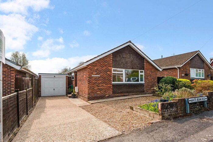 3 Bedroom Detached Bungalow For Sale In White Beam Rise, Clanfield, PO8