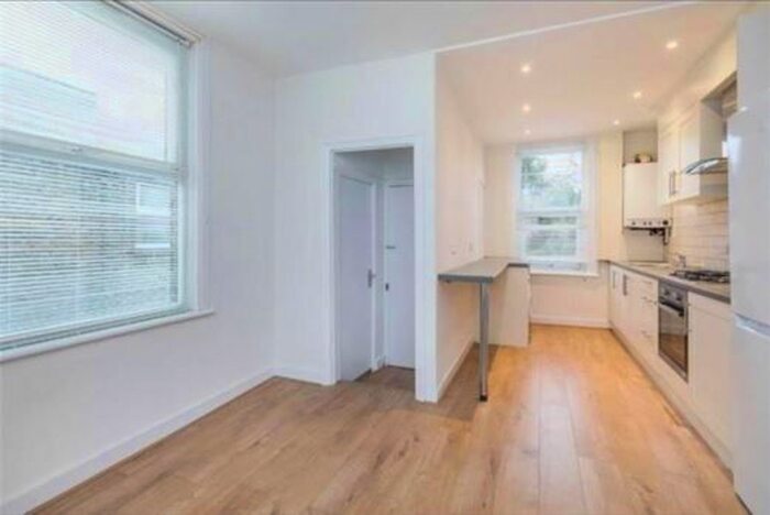 2 Bedroom Flat To Rent In Scotts Road, London, E10