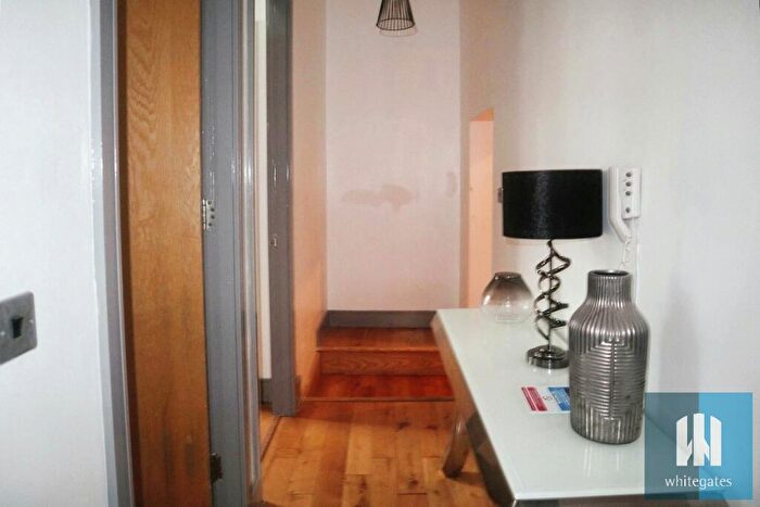 2 Bedroom Apartment To Rent In Britannia Buildings, St Peters Street, Huddersfield, HD1