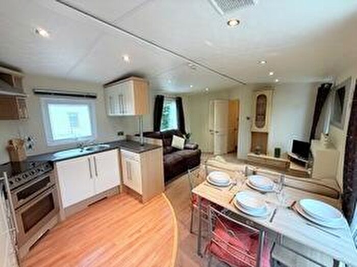 2 Bedroom Park Home For Sale In Breydon Water Holiday Park, NR31