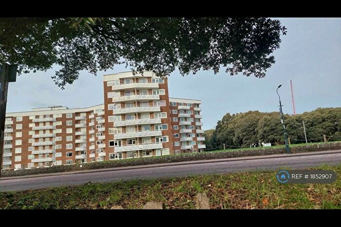 2 Bedroom Flat To Rent In Elizabeth Court, Bournemouth, BH1